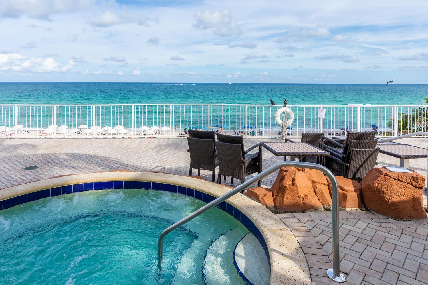 Trump Intl 2 Bedroom Apartment 1600 Sqf Ocean Front マイアミビーチ エクステリア 写真