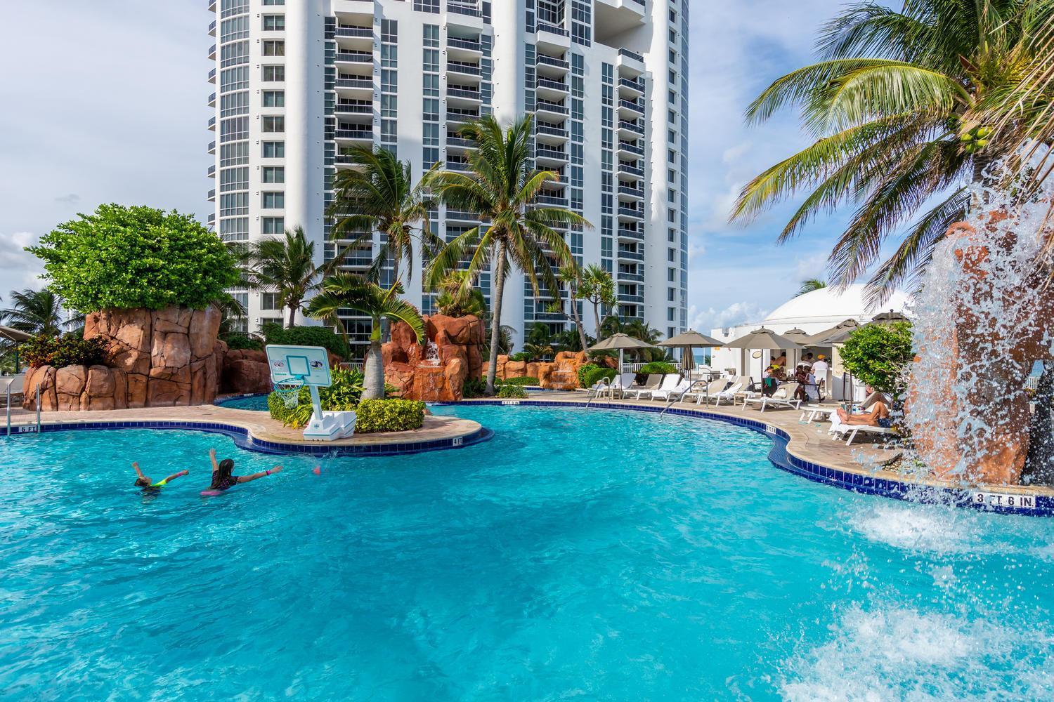 Trump Intl 2 Bedroom Apartment 1600 Sqf Ocean Front マイアミビーチ エクステリア 写真