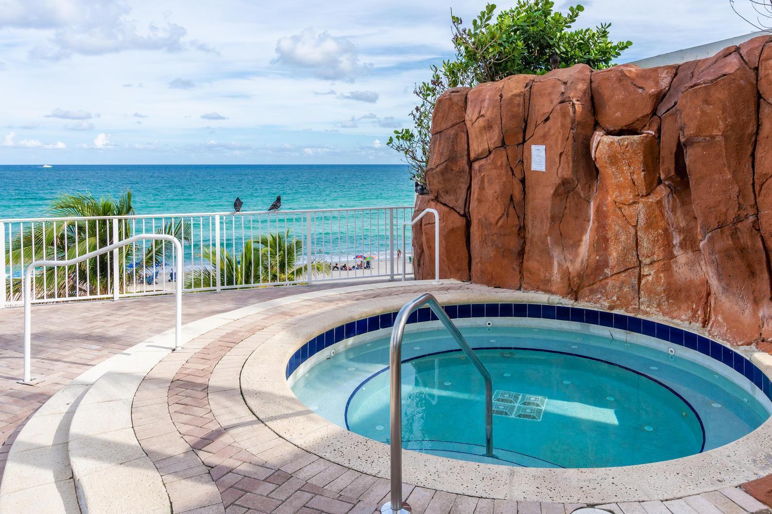 Trump Intl 2 Bedroom Apartment 1600 Sqf Ocean Front マイアミビーチ エクステリア 写真
