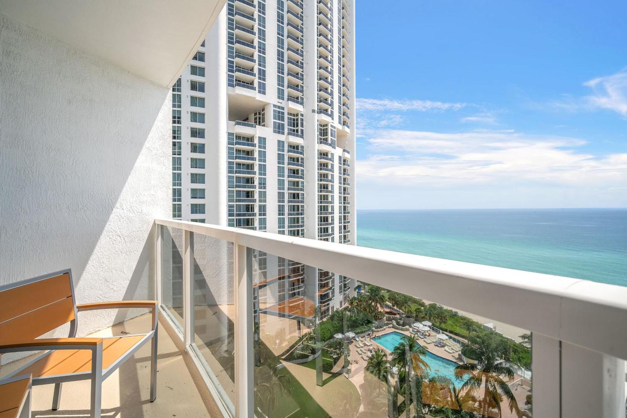 Trump Intl 2 Bedroom Apartment 1600 Sqf Ocean Front マイアミビーチ エクステリア 写真