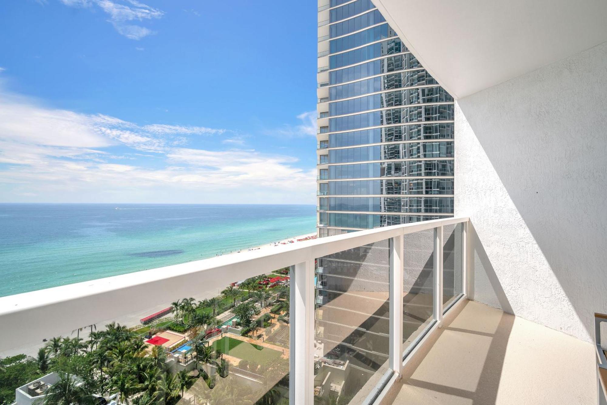 Trump Intl 2 Bedroom Apartment 1600 Sqf Ocean Front マイアミビーチ エクステリア 写真